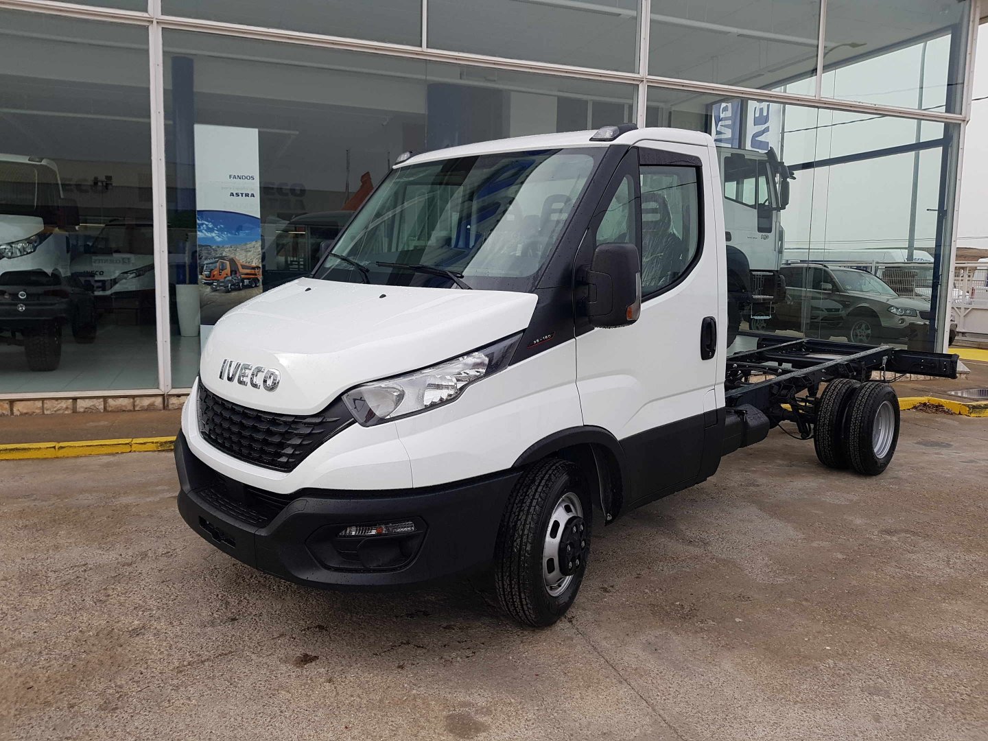 Chasis IVECO 35C16H 3 0 3750 MY2019 Nueva Furgonetas Y Furgones