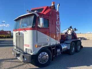 Tractor unit  TRACTORA KENWORTH (Copy)