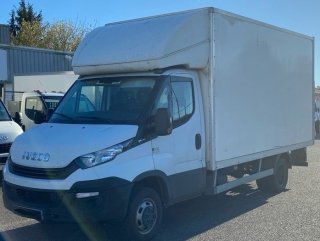 Caja cerrada con plataforma elevadora IVECO 35C14 20m3